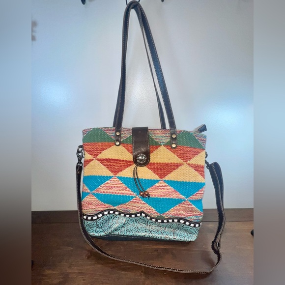 EUC Myra Bag multicolored geometric patterned canvas tote bag - Picture 3 of 6